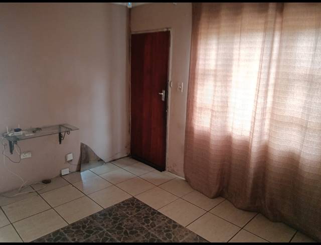 3 BEDROOM FREESTANDING TO LET IN WOODVIEW